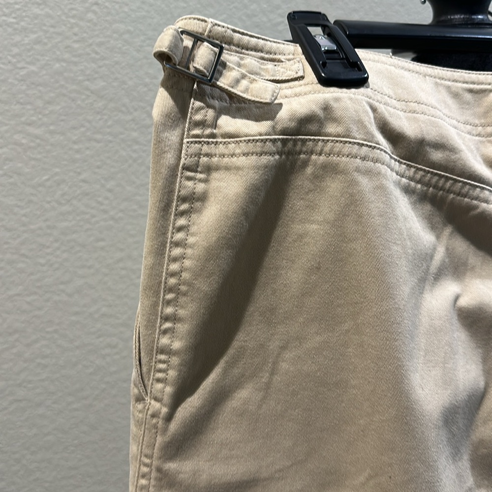 Vintage Lauren Ralph Lauren Women's Tan Shorts - Picture 7 of 9